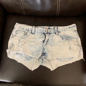 Almost Famous acid wash shorty shorts